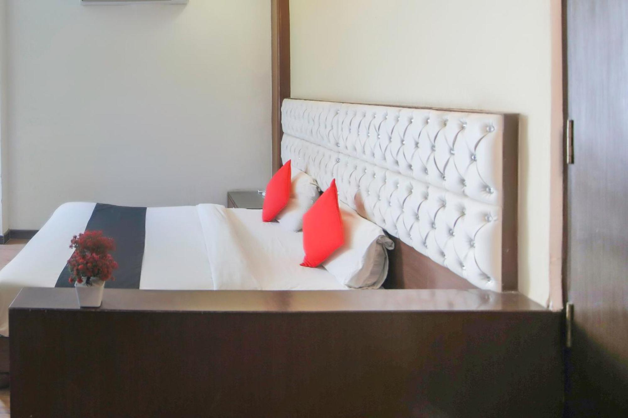 Hotel O Parktel Indirapuram المظهر الخارجي الصورة